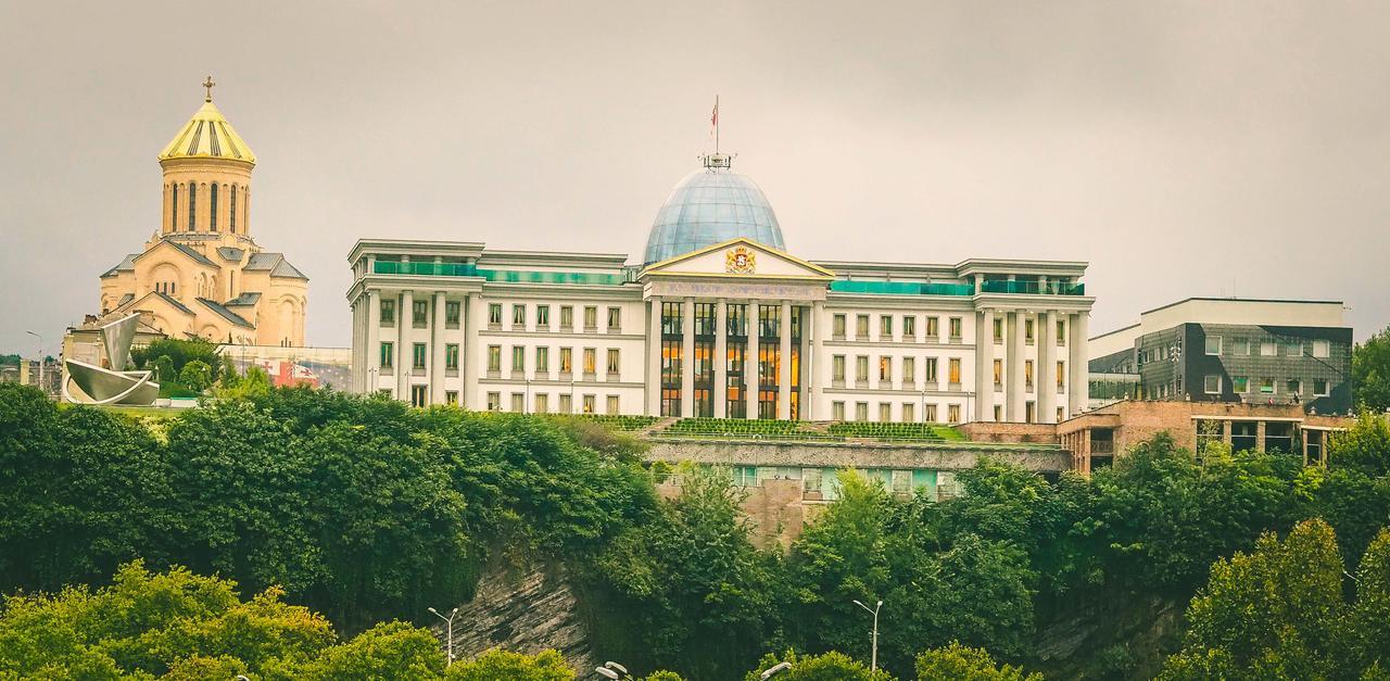 Hotel Opinion Tbilisi Bagian luar foto